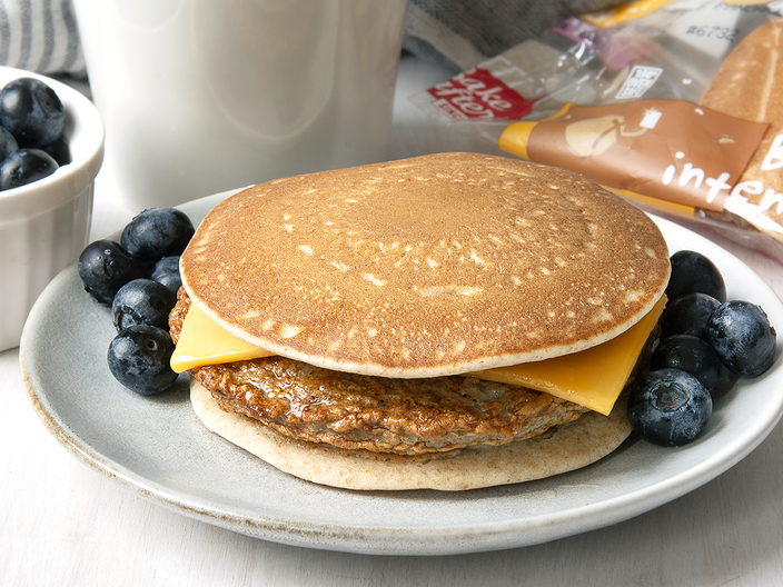 Sandwich, Buttermilk Pancake, WG, Chicken Sausage & Cheese, IW (6732)